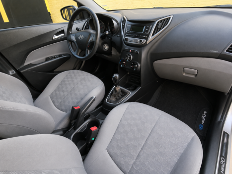 HYUNDAI HB 20 Sedan 1.6 16V 4P FLEX COMFORT PLUS, Foto 2