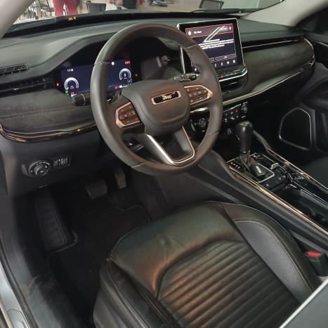 JEEP Commander 2.0 16V 4P TD380 LIMITED TURBO DIESEL AUTOMÁTICO, Foto 5 JEEP Commander 2.0 16V 4P TD380 LIMITED TURBO DIESEL AUTOMÁTICO, Foto 5