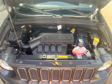 JEEP Renegade 1.8 16V 4P FLEX 75 ANOS 4P AUTOMTICO, Foto 15