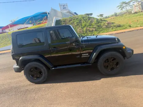 JEEP Wrangler 3.8 V6 12V SPORT TETO R�GIDO AUTOM�TICO, Foto 4