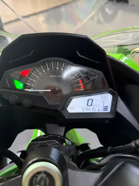 KAWASAKI Ninja 300 , Foto 3