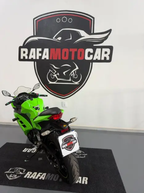 KAWASAKI Ninja 300 , Foto 4