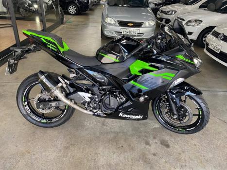 KAWASAKI Ninja 400 , Foto 1