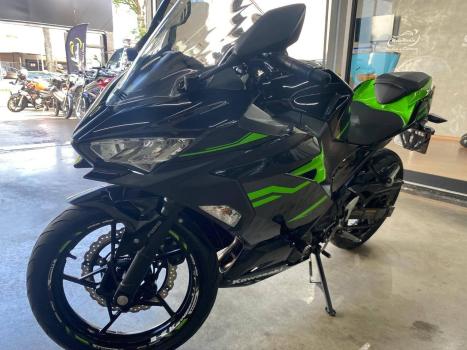 KAWASAKI Ninja 400 , Foto 2