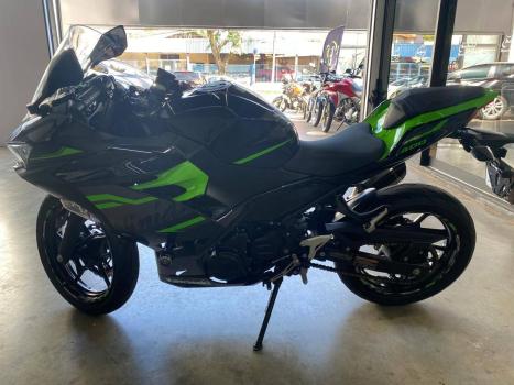 KAWASAKI Ninja 400 , Foto 3