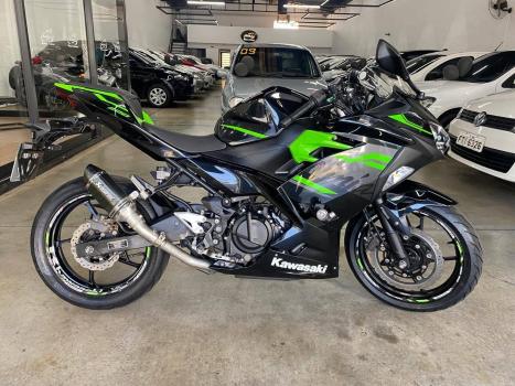 KAWASAKI Ninja 400 , Foto 10