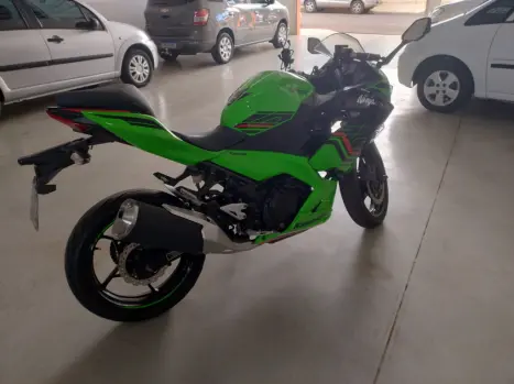 KAWASAKI Ninja 400 , Foto 4