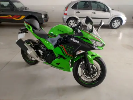 KAWASAKI Ninja 400 , Foto 5
