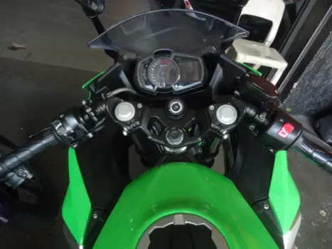 KAWASAKI Ninja 400 , Foto 5