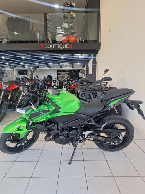 KAWASAKI Z 400 ABS, Foto 2