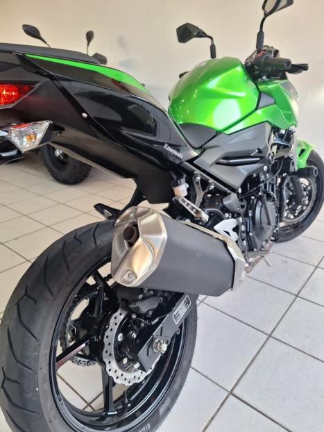 KAWASAKI Z 400 ABS, Foto 6