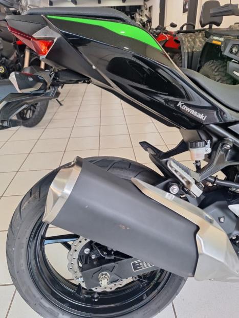 KAWASAKI Z 400 ABS, Foto 14