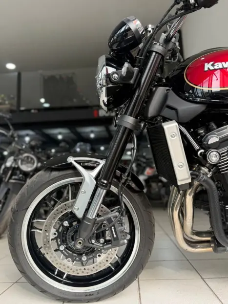 KAWASAKI Z 900 RS, Foto 3