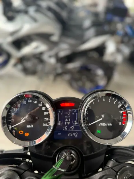 KAWASAKI Z 900 RS, Foto 6