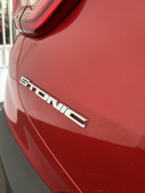 KIA Stonic 1.0 12V 4P FLEX TGDI MHEV SX TURBO HYBRID AUTOMÁTICO, Foto 3