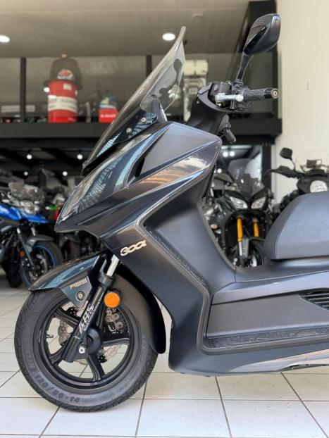 KYMCO Downtown 300i ABS, Foto 14
