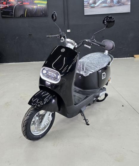LAF Ava 1000W, Foto 1