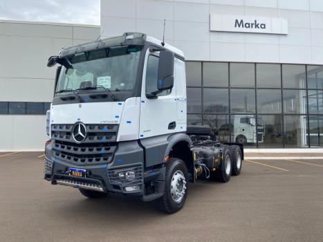 MERCEDES-BENZ Arocs 3351 6X4, Foto 1