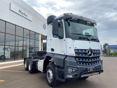 MERCEDES-BENZ Arocs 3351 6X4, Foto 2