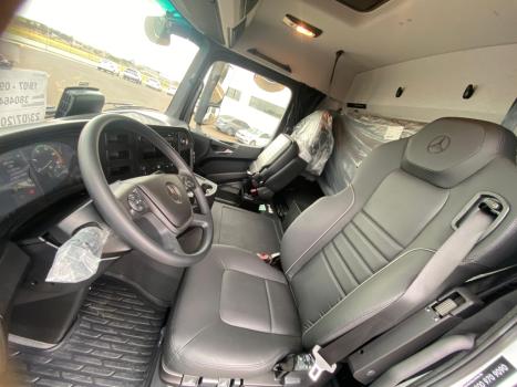 MERCEDES-BENZ Arocs 3351 6X4, Foto 5