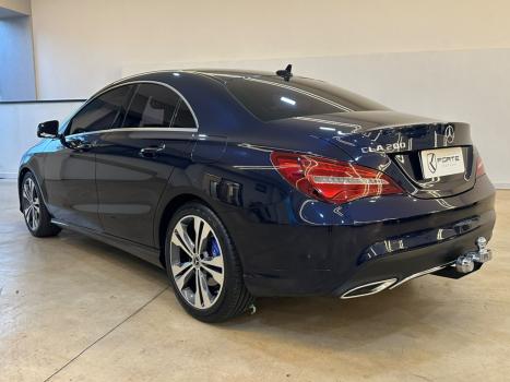 MERCEDES-BENZ CLA 200 1.6 16V 4P CGI 7-G TRONIC AUTOM�TICO DCT, Foto 4