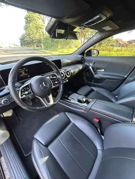 MERCEDES-BENZ CLA 250 2.0 16V 4P SPORT TURBO AUTOMÁTICO, Foto 3 MERCEDES-BENZ CLA 250 2.0 16V 4P SPORT TURBO AUTOMÁTICO, Foto 3