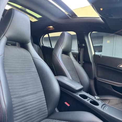 MERCEDES-BENZ GLA 250 2.0 16V 4P SPORT TURBO AUTOMÁTICO, Foto 4 MERCEDES-BENZ GLA 250 2.0 16V 4P SPORT TURBO AUTOMÁTICO, Foto 4