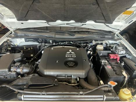 MITSUBISHI L 200 Triton 3.2 16V HPE 4X4 CABINE DUPLA TURBO DIESEL INTERCOOLER AUTOM�TICO, Foto 5