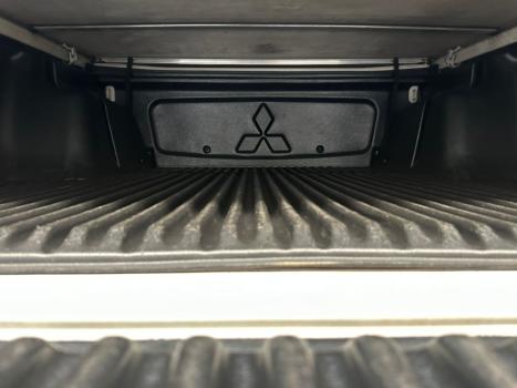 MITSUBISHI L 200 Triton 3.2 16V HPE 4X4 CABINE DUPLA TURBO DIESEL INTERCOOLER AUTOM�TICO, Foto 9