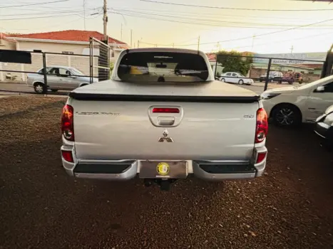 MITSUBISHI L 200 Triton 3.5 V6 HPE 4X4 FLEX CABINE DUPLA AUTOMTICO, Foto 5