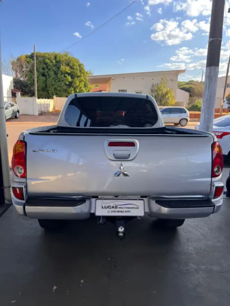 MITSUBISHI L 200 Triton 3.2 16V HPE 4X4 CABINE DUPLA TURBO DIESEL INTERCOOLER AUTOMTICO, Foto 3