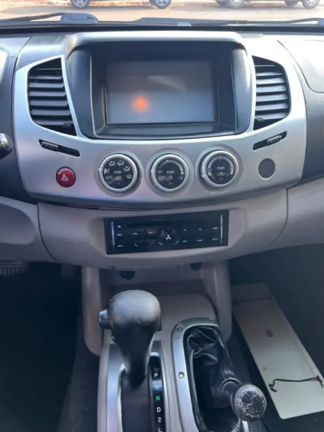 MITSUBISHI L 200 Triton 3.2 16V HPE 4X4 CABINE DUPLA TURBO DIESEL INTERCOOLER AUTOMTICO, Foto 8
