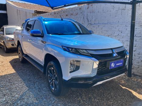 MITSUBISHI L 200 Triton 2.4 16V SPORT HPE-S 4X4 CABINE DUPLA TURBO DIESEL AUTOMTICO, Foto 4