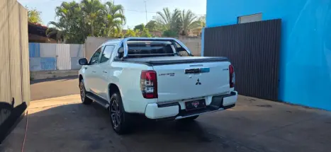 MITSUBISHI L 200 Triton 2.4 16V SPORT HPE-S 4X4 CABINE DUPLA TURBO DIESEL AUTOMTICO, Foto 7