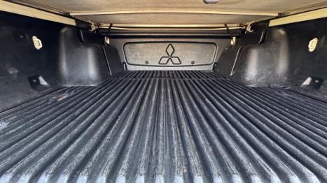 MITSUBISHI L 200 Triton 3.2 16V HPE 4X4 CABINE DUPLA TURBO DIESEL INTERCOOLER AUTOMTICO, Foto 11