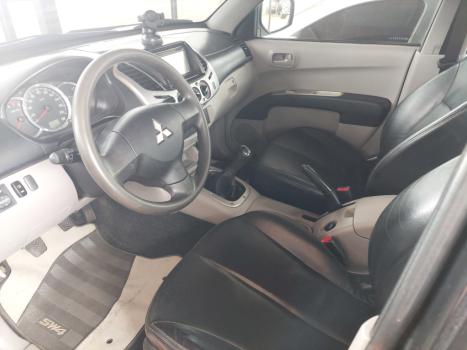 MITSUBISHI L 200 Triton 2.4 16V FLEX HLS CABINE DUPLA, Foto 2