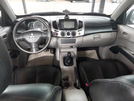 MITSUBISHI L 200 Triton 2.4 16V FLEX HLS CABINE DUPLA, Foto 5