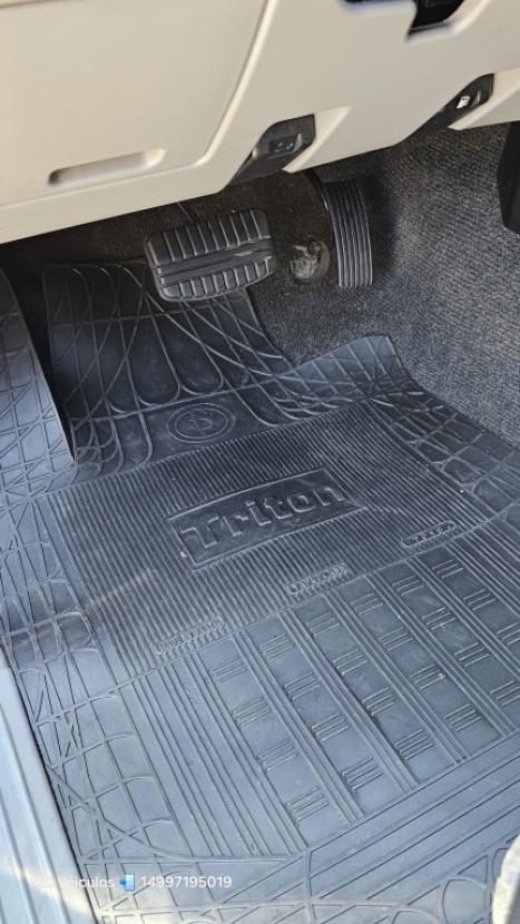 MITSUBISHI L 200 Triton 3.2 16V HPE 4X4 CABINE DUPLA TURBO DIESEL INTERCOOLER AUTOMTICO, Foto 16