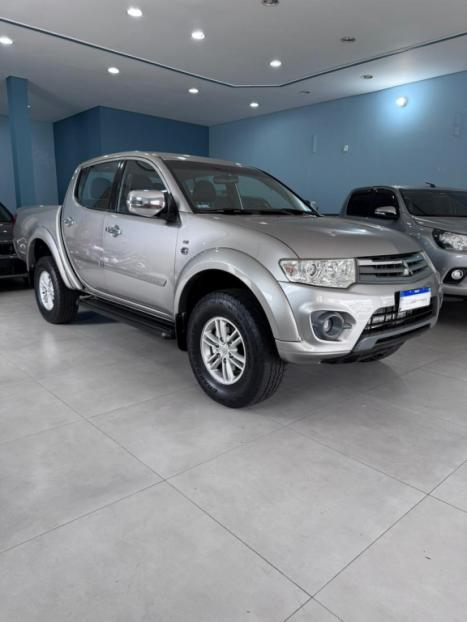 MITSUBISHI L 200 Triton 3.2 16V HPE 4X4 CABINE DUPLA TURBO DIESEL INTERCOOLER AUTOMTICO, Foto 2