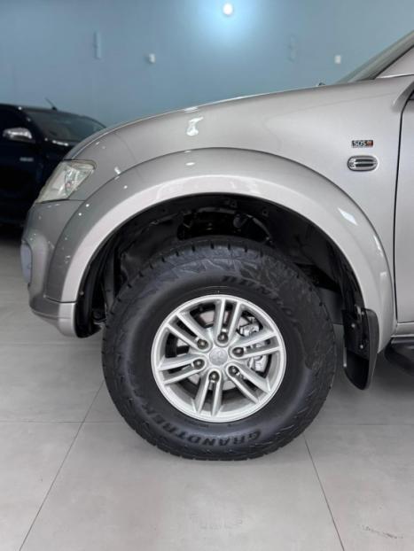 MITSUBISHI L 200 Triton 3.2 16V HPE 4X4 CABINE DUPLA TURBO DIESEL INTERCOOLER AUTOMTICO, Foto 6