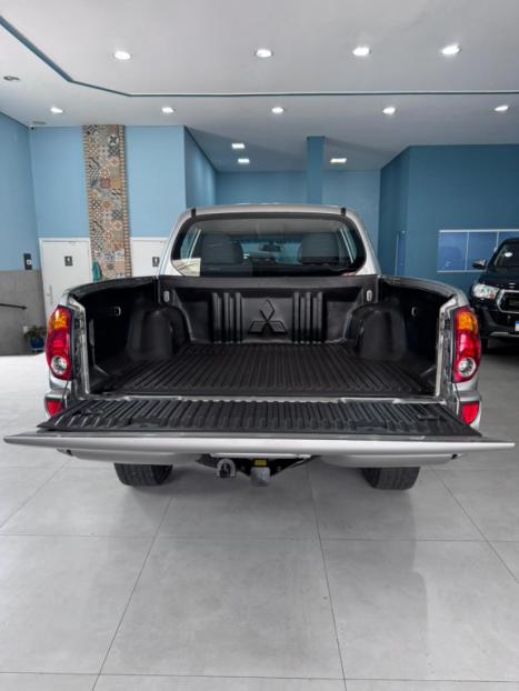 MITSUBISHI L 200 Triton 3.2 16V HPE 4X4 CABINE DUPLA TURBO DIESEL INTERCOOLER AUTOMTICO, Foto 13
