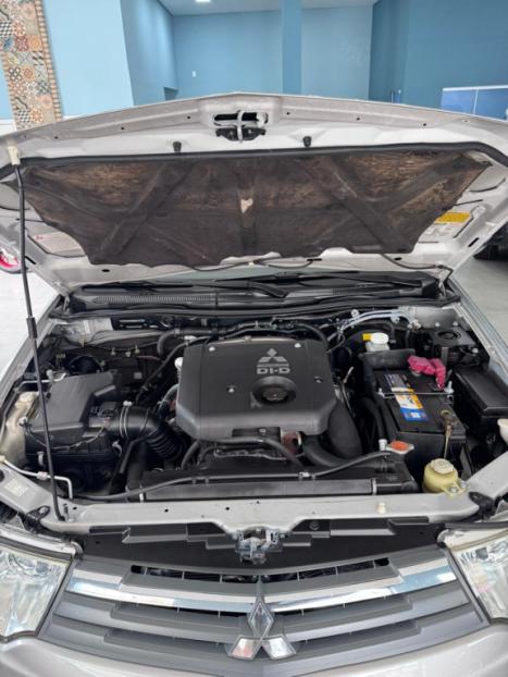 MITSUBISHI L 200 Triton 3.2 16V HPE 4X4 CABINE DUPLA TURBO DIESEL INTERCOOLER AUTOMTICO, Foto 20