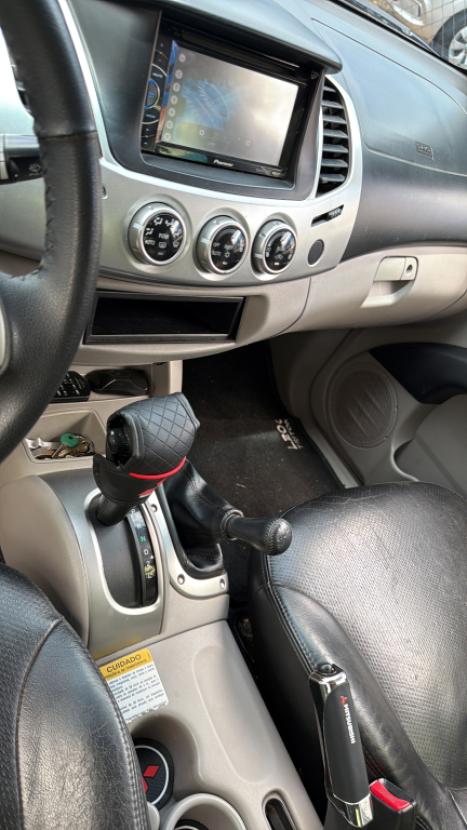 MITSUBISHI L 200 Triton 3.2 16V HPE 4X4 CABINE DUPLA TURBO DIESEL INTERCOOLER AUTOM�TICO, Foto 4