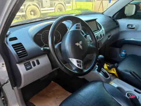MITSUBISHI L 200 Triton 3.5 V6 HPE 4X4 FLEX CABINE DUPLA AUTOM�TICO, Foto 6