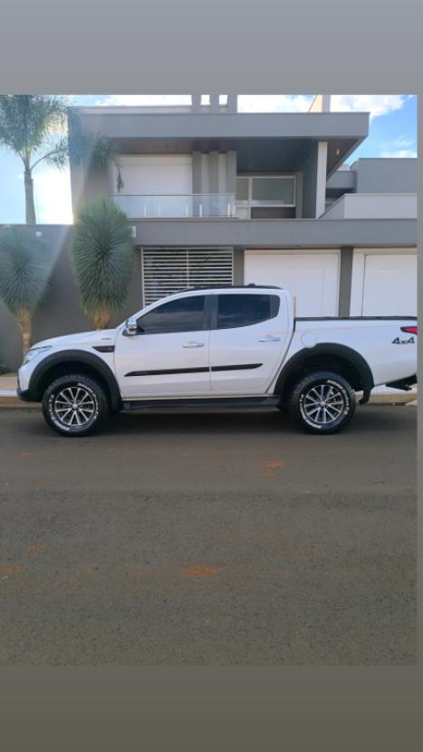 MITSUBISHI L 200 Triton 2.4 16V SPORT HPE TOP 4X4 CABINE DUPLA TURBO DIESEL AUTOM�TICO, Foto 5