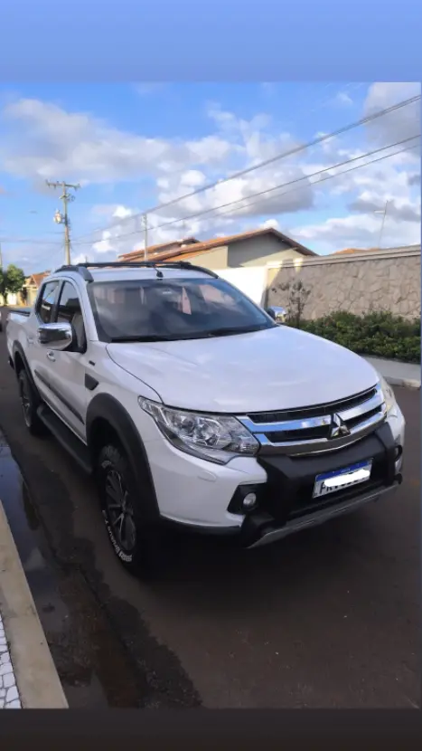 MITSUBISHI L 200 Triton 2.4 16V SPORT HPE TOP 4X4 CABINE DUPLA TURBO DIESEL AUTOM�TICO, Foto 9