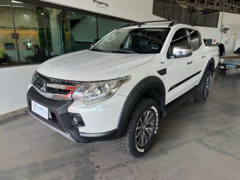 MITSUBISHI L 200 Triton 2.4 16V OUTDOOR HPE-S 4X4 CABINE DUPLA TURBO DIESEL AUTOM�TICO, Foto 1