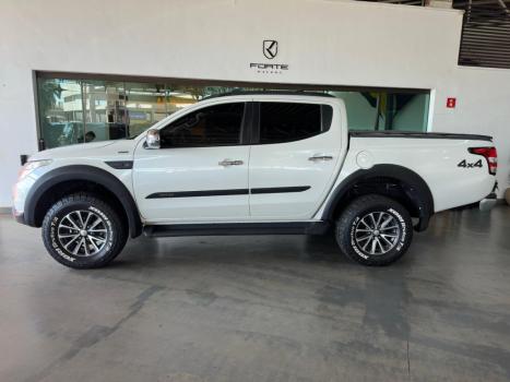 MITSUBISHI L 200 Triton 2.4 16V OUTDOOR HPE-S 4X4 CABINE DUPLA TURBO DIESEL AUTOM�TICO, Foto 2