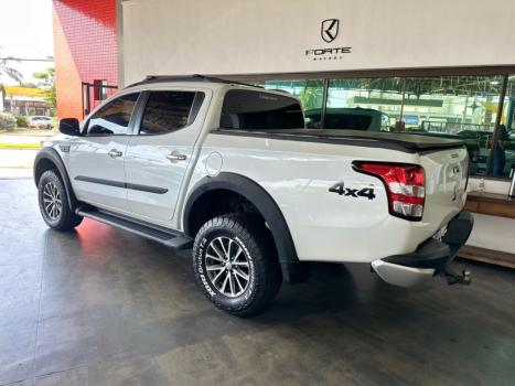 MITSUBISHI L 200 Triton 2.4 16V OUTDOOR HPE-S 4X4 CABINE DUPLA TURBO DIESEL AUTOM�TICO, Foto 3