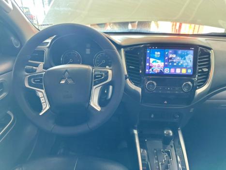 MITSUBISHI L 200 Triton 2.4 16V OUTDOOR HPE-S 4X4 CABINE DUPLA TURBO DIESEL AUTOM�TICO, Foto 6